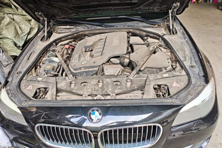 Used BMW 5 Series 2013 530Li Leading Model Engine Bay