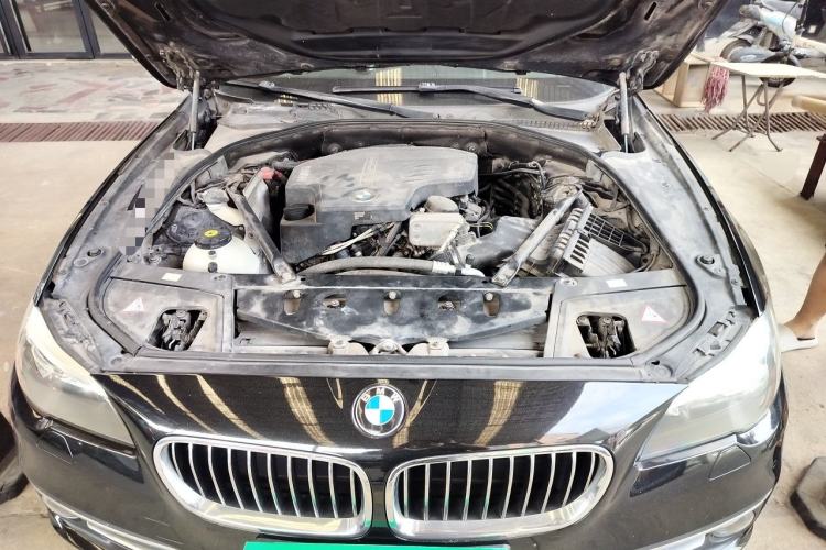 Used BMW 5 Series 2013 525Li Leading Model Engine Bay