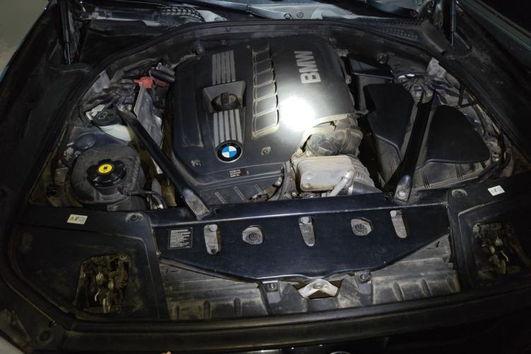 Used BMW 5 Series 2013 530Li Leading Model Engine Bay