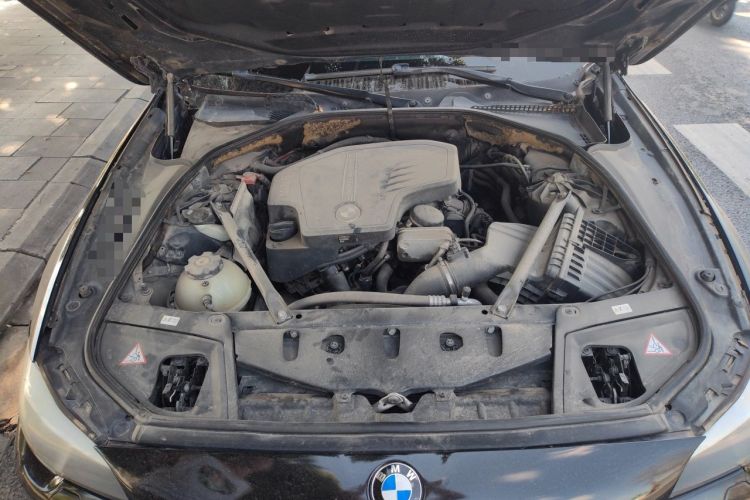 Used BMW 5 Series 2013 525Li Luxury Model Engine Bay