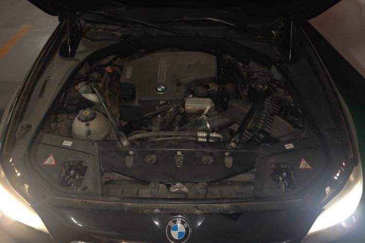 Used BMW 5 Series 2013 525Li Leading Model Engine Bay