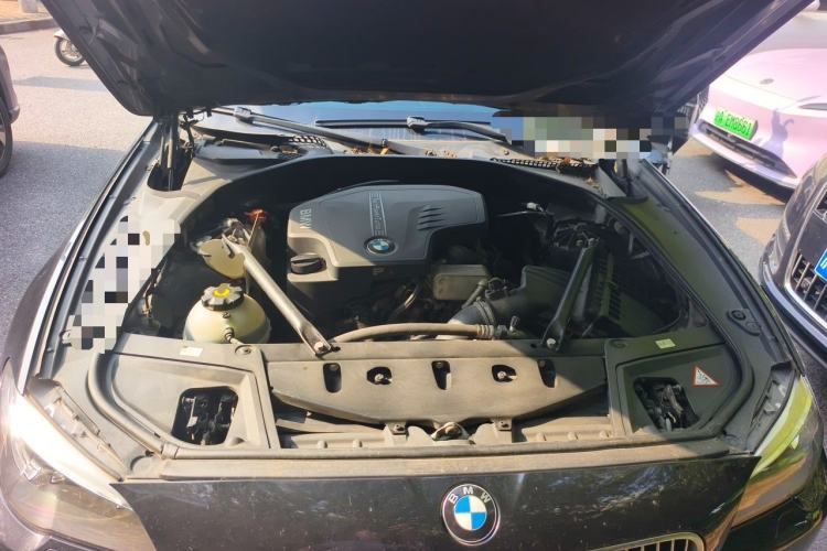 Used BMW 5 Series 2013 525Li Luxury Model Engine Bay