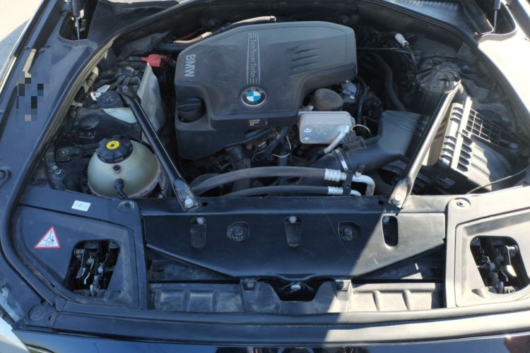 Used BMW 5 Series 2013 525Li Luxury Model Engine Bay
