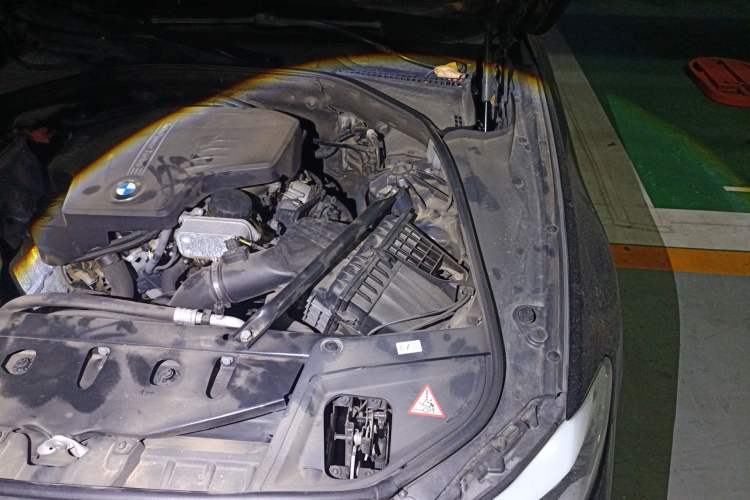 Used BMW 5 Series 2013 525Li Luxury Model Engine Bay Left
