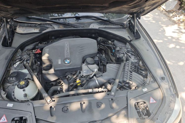 Used BMW 5 Series 2013 528i xDrive Luxury Edition Engine Bay Left