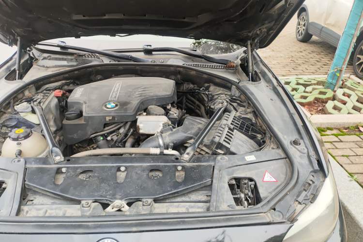 Used BMW 5 Series 2013 520Li Elegant Edition Engine Bay Left