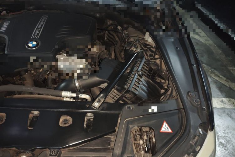 Used BMW 5 Series 2013 525Li Luxury Model Engine Bay Left