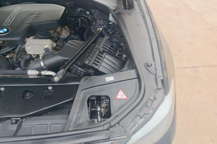 Used BMW 5 Series 2013 525Li Luxury Model Engine Bay Left