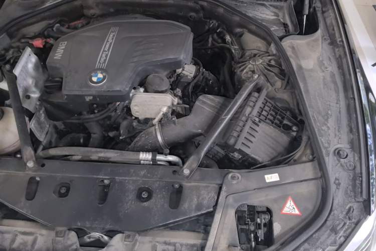 Used BMW 5 Series 2013 525Li Luxury Model Engine Bay Left