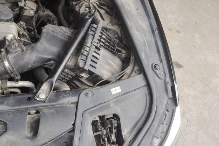 Used BMW 5 Series 2013 520Li Elegant Edition Engine Bay Left