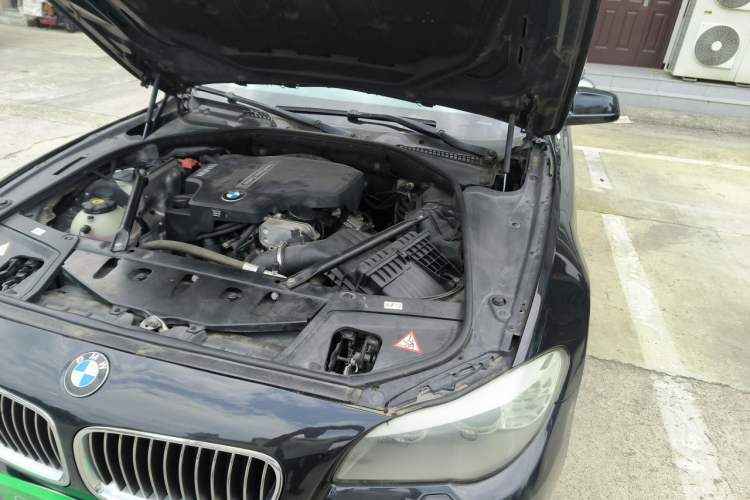 Used BMW 5 Series 2013 520Li Elegant Edition Engine Bay Left