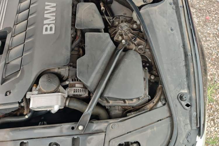 Used BMW 5 Series 2013 530Li Leading Model Engine Bay Left