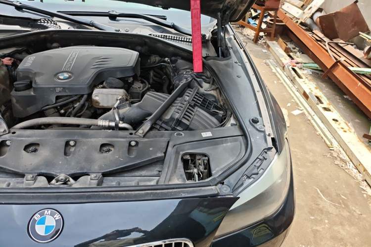 Used BMW 5 Series 2013 525Li Luxury Model Engine Bay Left
