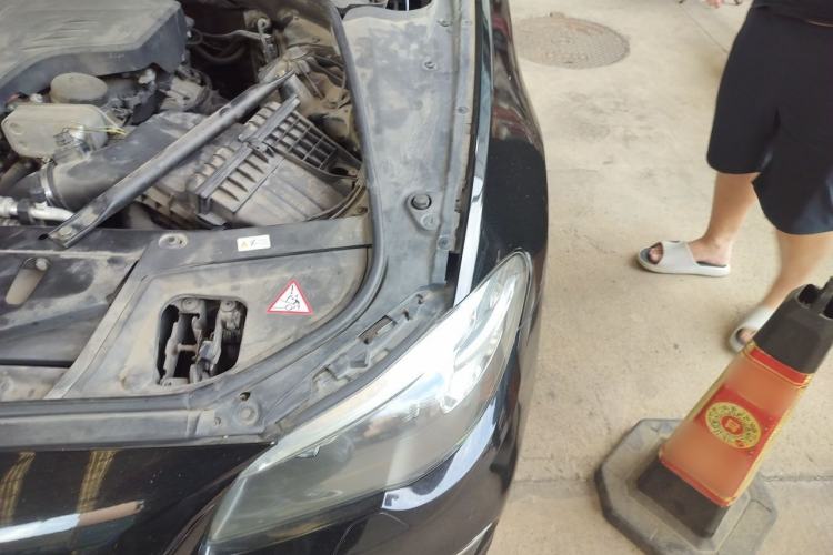 Used BMW 5 Series 2013 525Li Leading Model Engine Bay Left