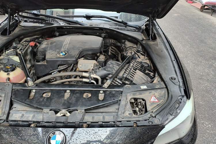 Used BMW 5 Series 2013 525Li Leading Model Engine Bay Left