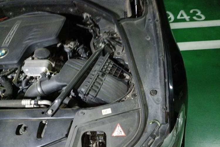 Used BMW 5 Series 2013 525Li Leading Model Engine Bay Left