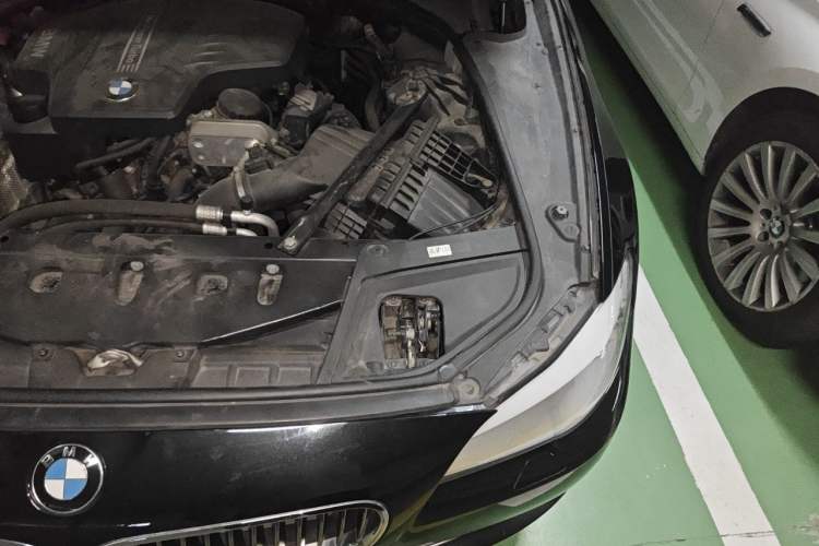 Used BMW 5 Series 2013 525Li Leading Model Engine Bay Left