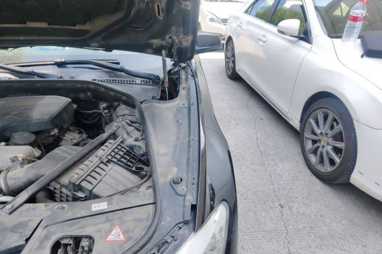 Used BMW 5 Series 2013 520Li Elegant Edition Engine Bay Left
