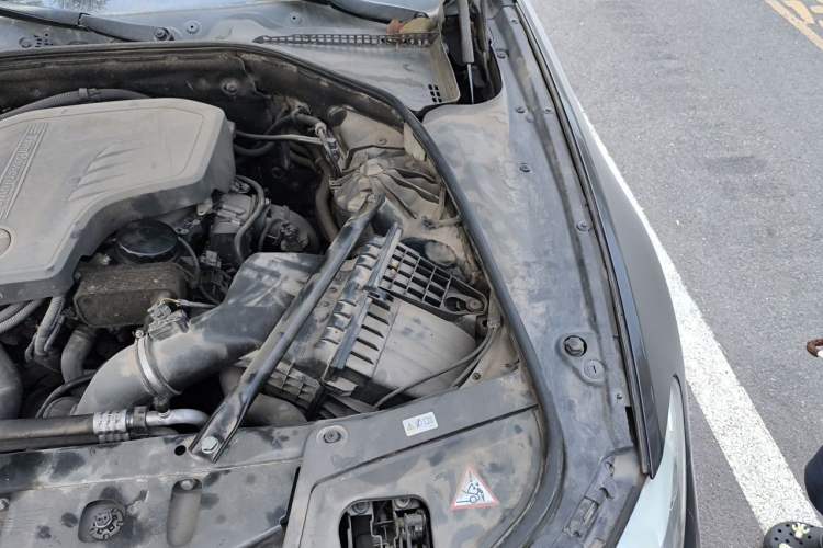Used BMW 5 Series 2013 525Li Luxury Model Engine Bay Left
