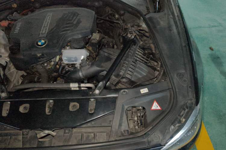 Used BMW 5 Series 2013 525Li Leading Model Engine Bay Left