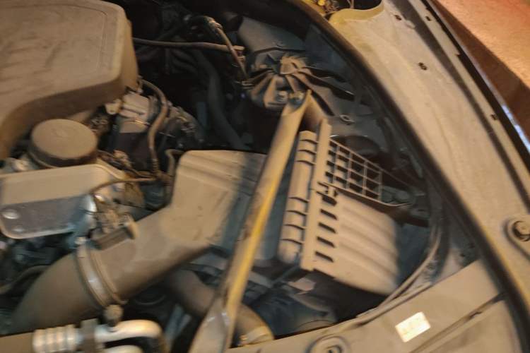 Used BMW 5 Series 2013 520Li Elegant Edition Engine Bay Left