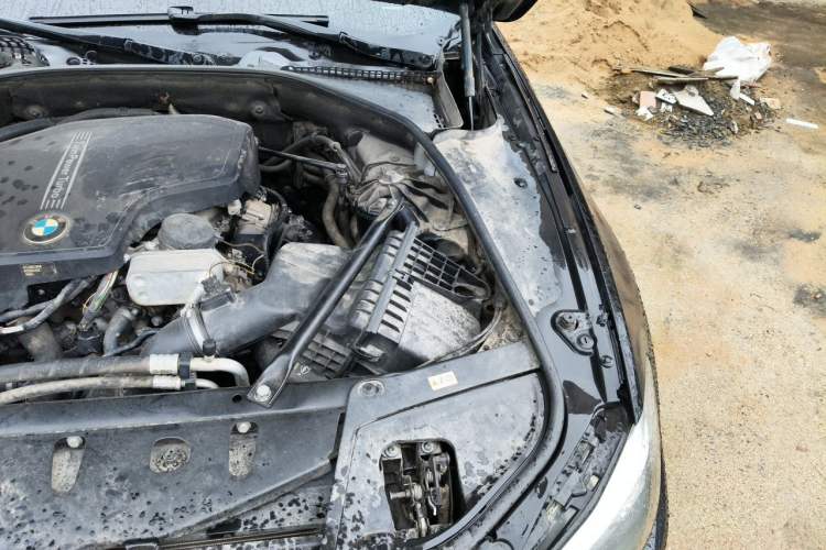 Used BMW 5 Series 2013 525Li Luxury Model Engine Bay Left