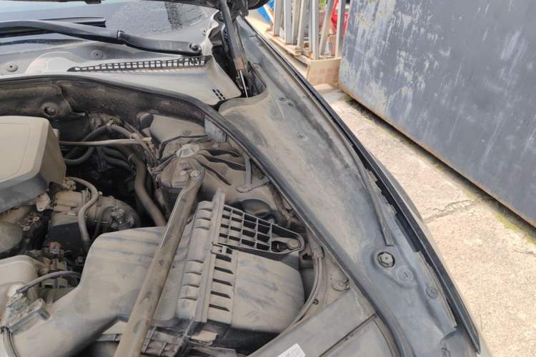 Used BMW 5 Series 2013 520Li Elegant Edition Engine Bay Left