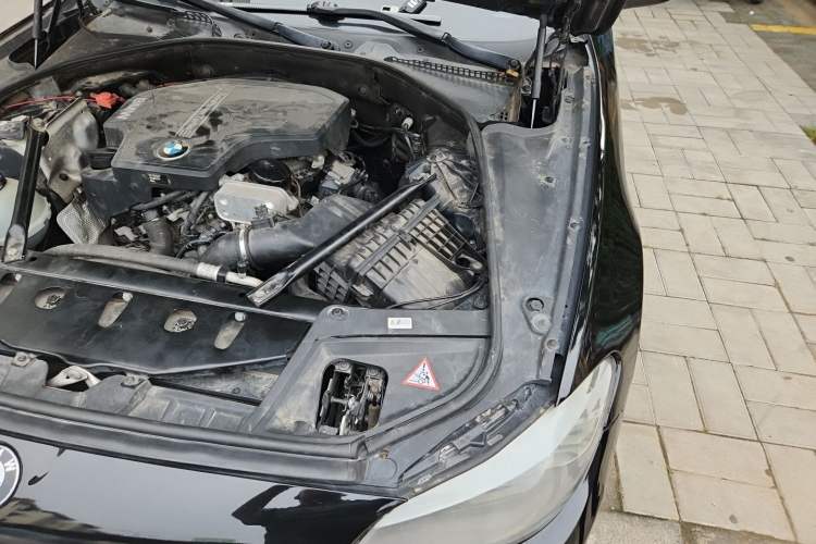 Used BMW 5 Series 2013 520Li Elegant Edition Engine Bay Left