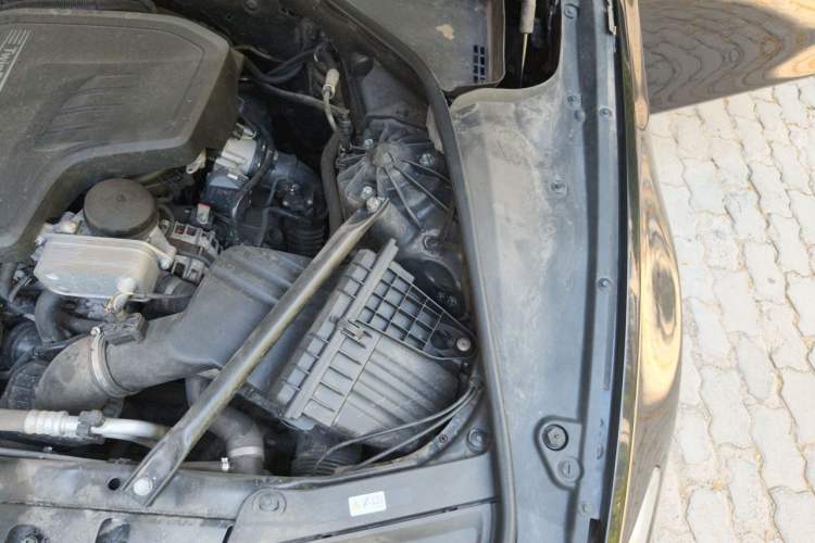 Used BMW 5 Series 2013 525Li Leading Model Engine Bay Left