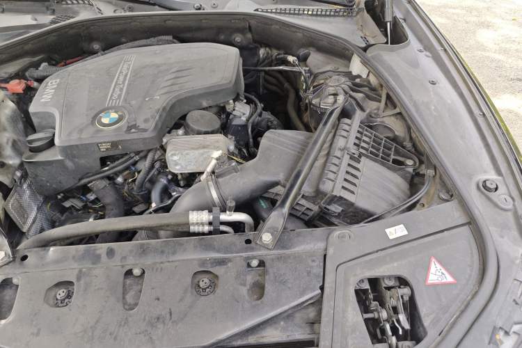 Used BMW 5 Series 2013 525Li Leading Model Engine Bay Left