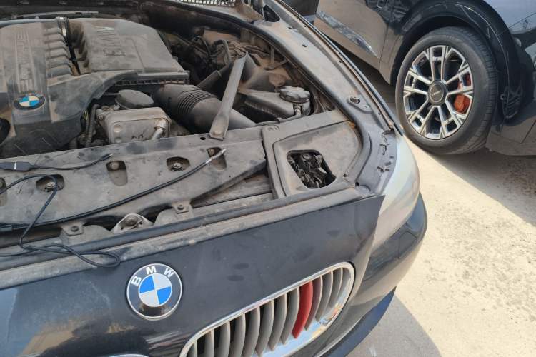 Used BMW 5 Series 2013 535Li Leading Model Engine Bay Left