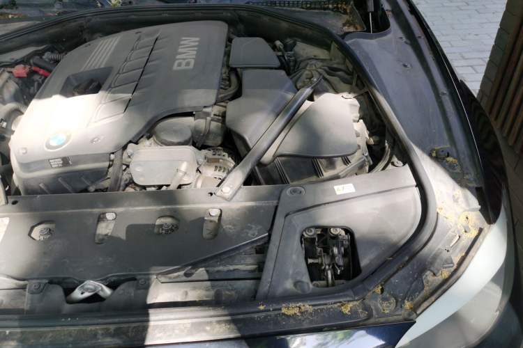 Used BMW 5 Series 2013 530Li Leading Model Engine Bay Left
