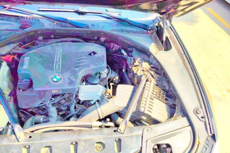 Used BMW 5 Series 2013 525Li Leading Model Engine Bay Left