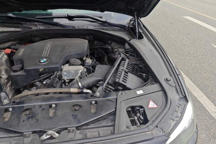 Used BMW 5 Series 2013 525Li Leading Model Engine Bay Left