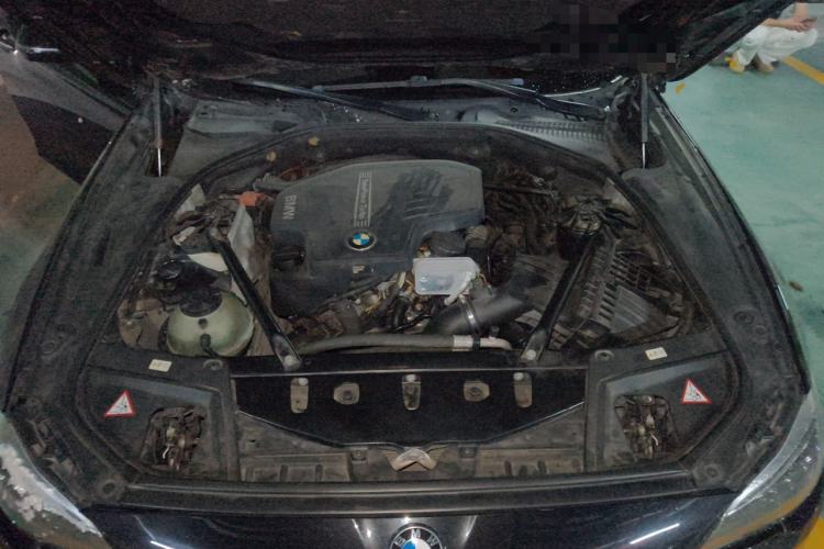 Used BMW 5 Series 2013 525Li Leading Model Engine Bay