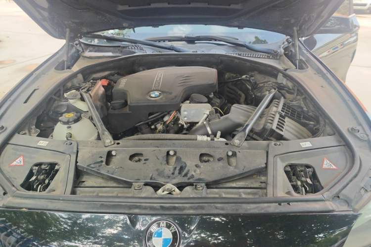 Used BMW 5 Series 2013 525Li Luxury Model Engine Bay