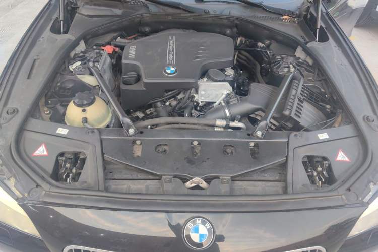 Used BMW 5 Series 2013 525Li Luxury Model Engine Bay