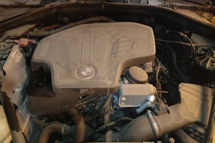 Used BMW 5 Series 2013 520Li Elegant Edition Engine Bay