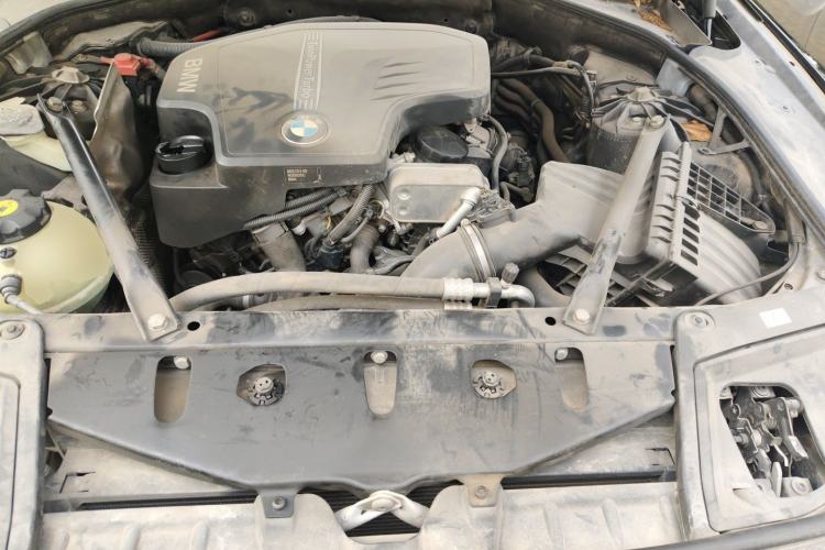 Used BMW 5 Series 2013 525Li Luxury Model Engine Bay