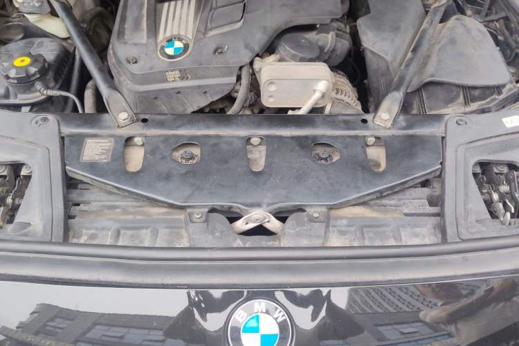 Used BMW 5 Series 2013 530Li Leading Model Engine Bay