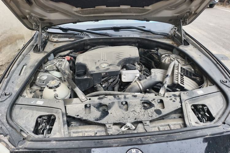 Used BMW 5 Series 2013 520Li Elegant Edition Engine Bay