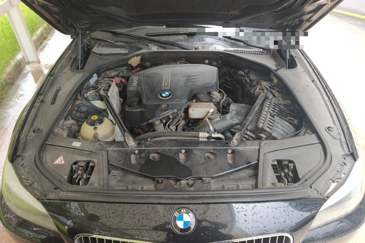 Used BMW 5 Series 2013 525Li Luxury Model Engine Bay