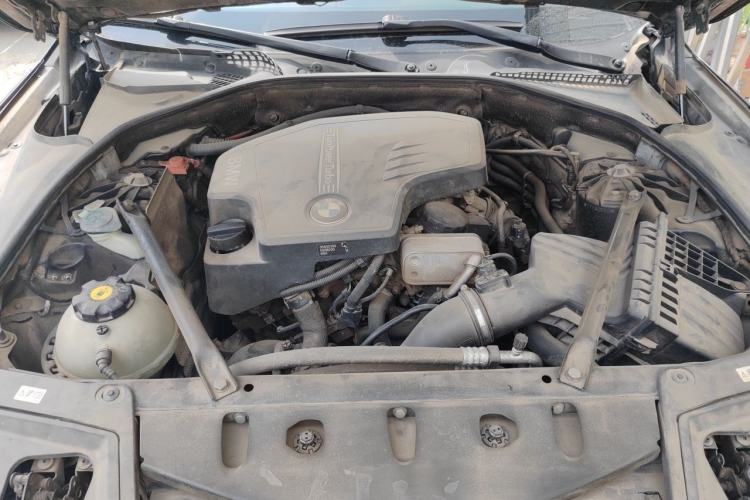 Used BMW 5 Series 2013 520Li Elegant Edition Engine Bay