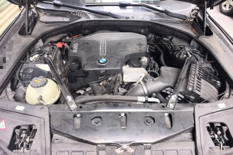 Used BMW 5 Series 2013 525Li Luxury Model Engine Bay