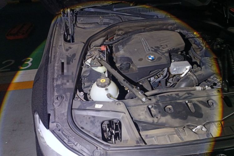 Used BMW 5 Series 2013 525Li Luxury Model Engine Bay Right