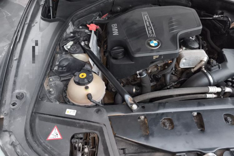 Used BMW 5 Series 2013 525Li Luxury Model Engine Bay Right