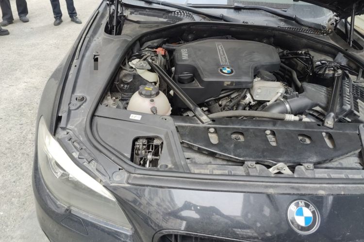 Used BMW 5 Series 2013 520Li Elegant Edition Engine Bay Right