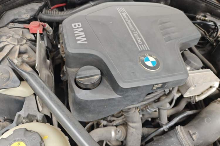 Used BMW 5 Series 2013 525Li Luxury Model Engine Bay Right