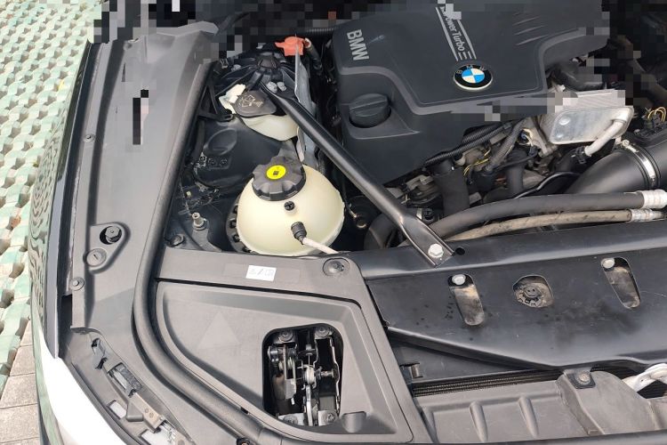 Used BMW 5 Series 2013 525Li Luxury Model Engine Bay Right
