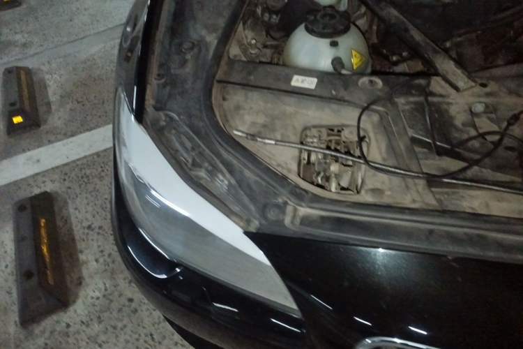 Used BMW 5 Series 2013 525Li Luxury Model Engine Bay Right